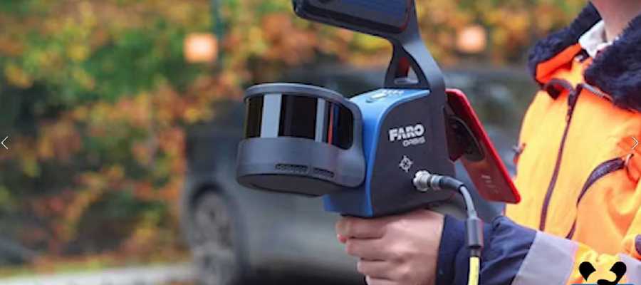 Mobile laser scanner